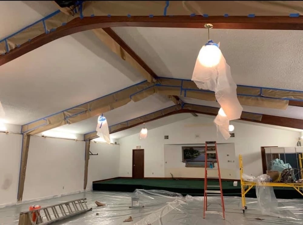 Ceiling with stained wood beams